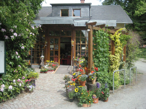  Arrangements, Pflanzen & g�nstige Blumen in Chemnitz kaufen - Im Blumengesch�ft am St. Andreas Friedhof erhalten Sie eine immer freundliche und fachlich kompetente Beratung 